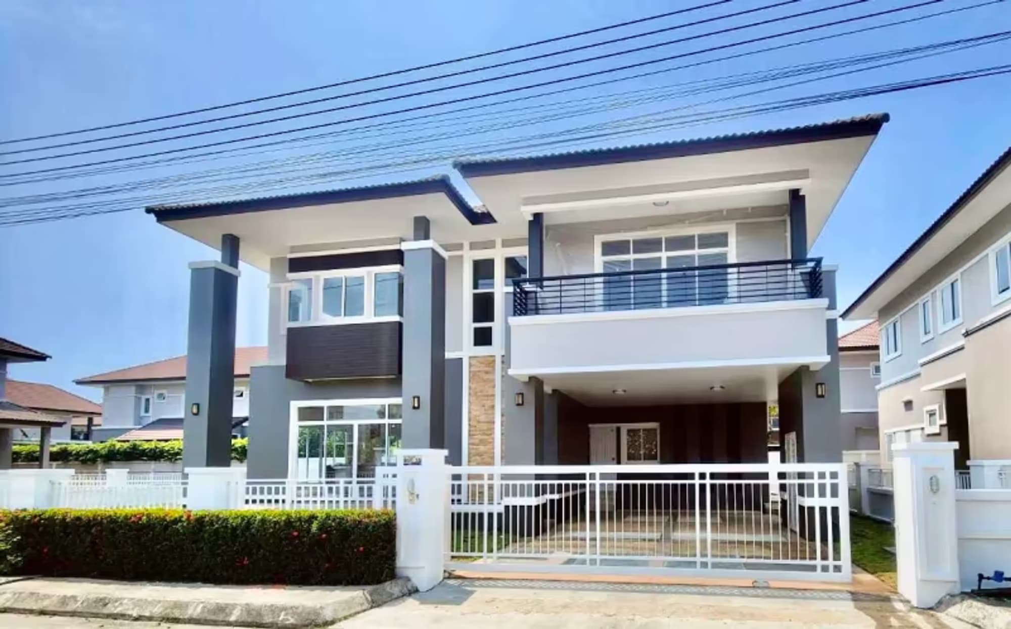 4 Bedroom House - Image 7