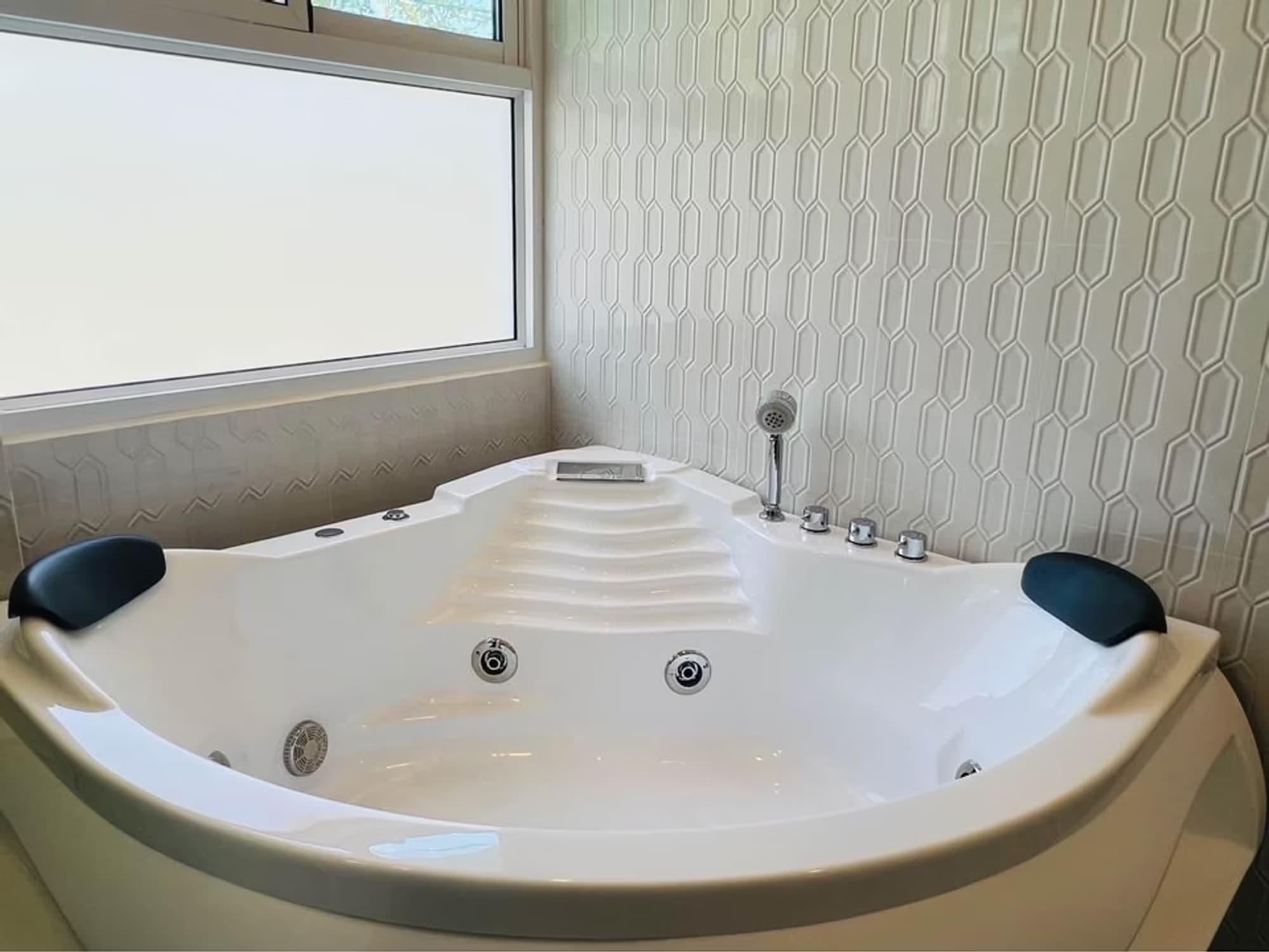  - Image 6