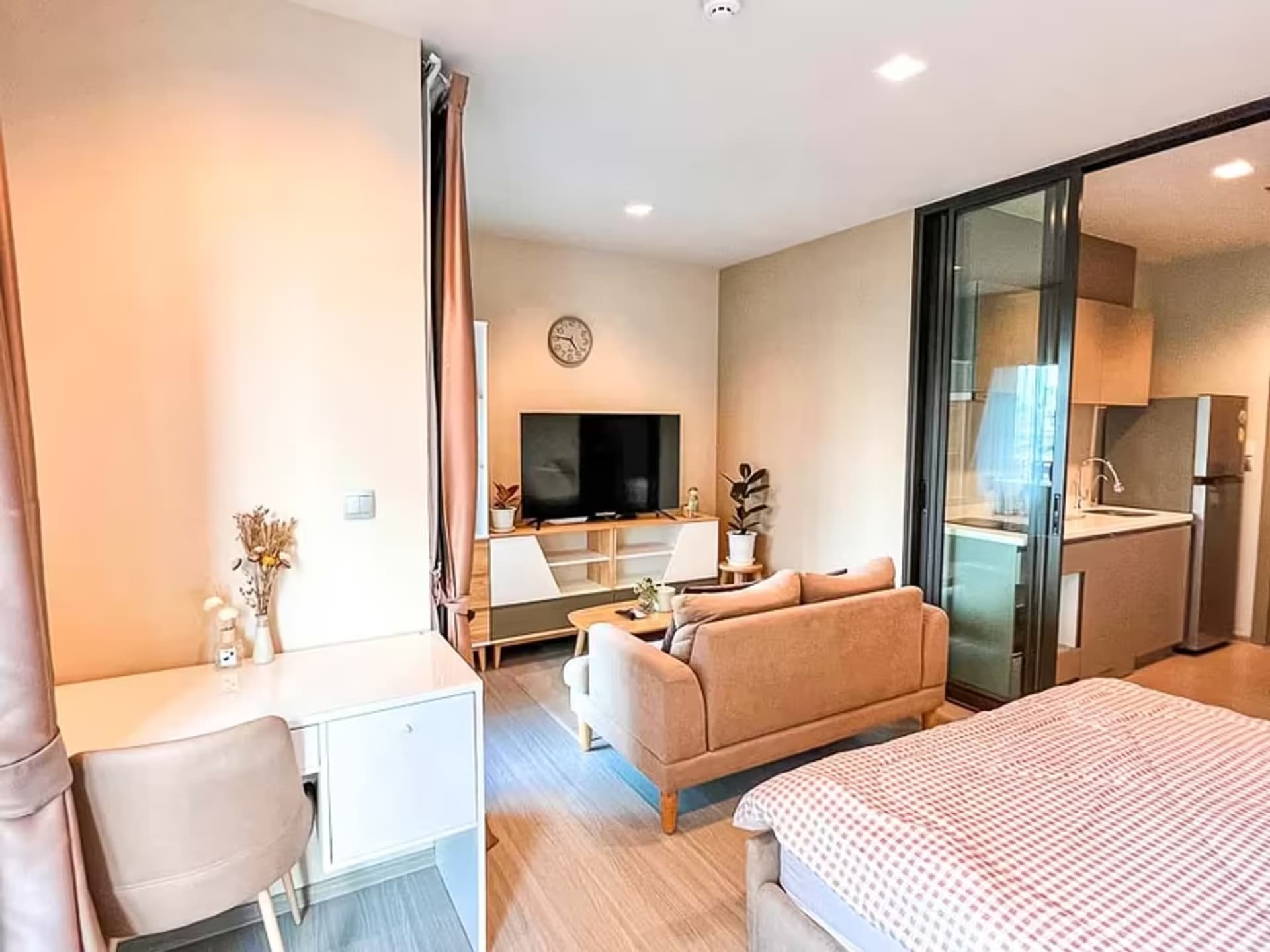 Condo for Sale at Life Asoke Rama 9 - Image 1