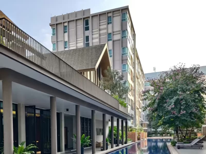 1 Bedroom Condo