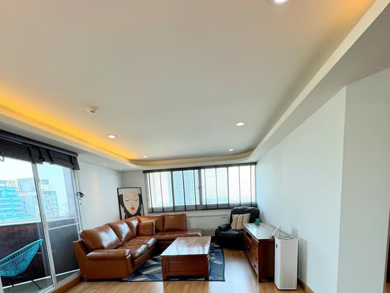 4 Bed Condo for Sale in Watthana
