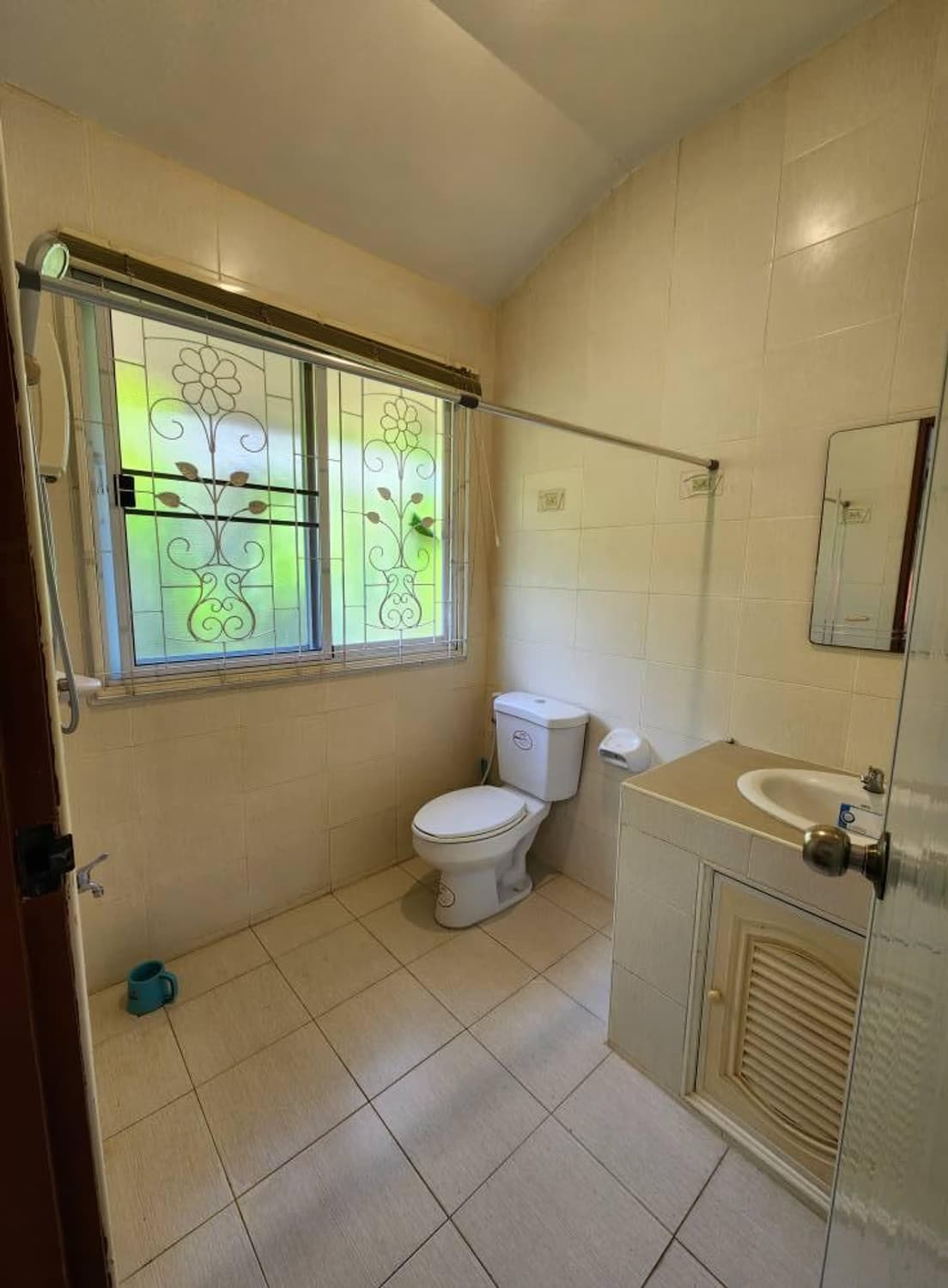 5 Bed House for Rent in Mueang Chiang Mai - Image 6