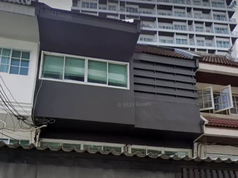 Townhouse for Rent in Watthana