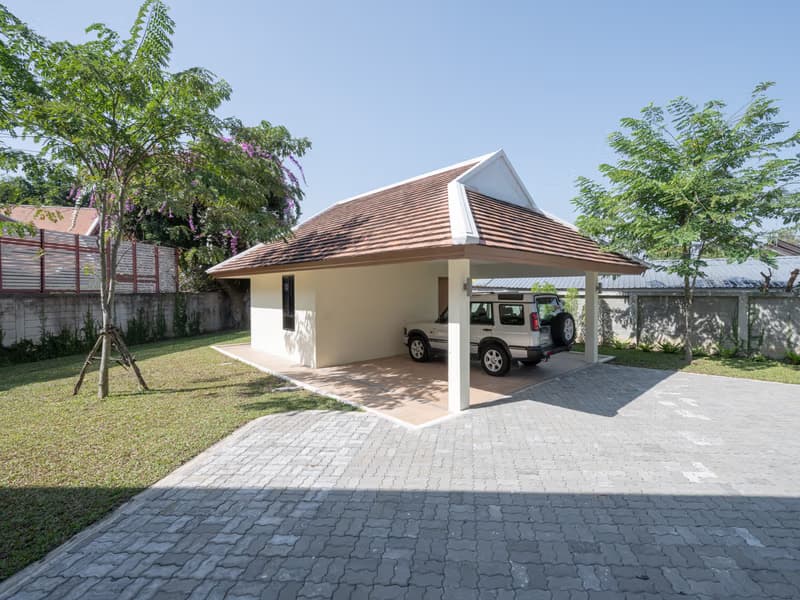 4 Bed House for Sale in Saraphi