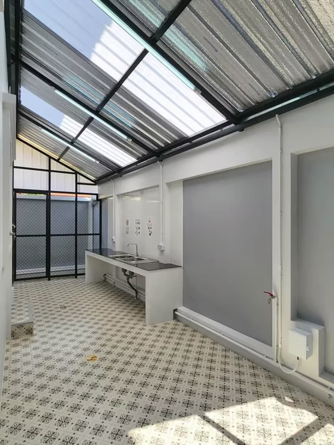4 Bedroom House - Image 13