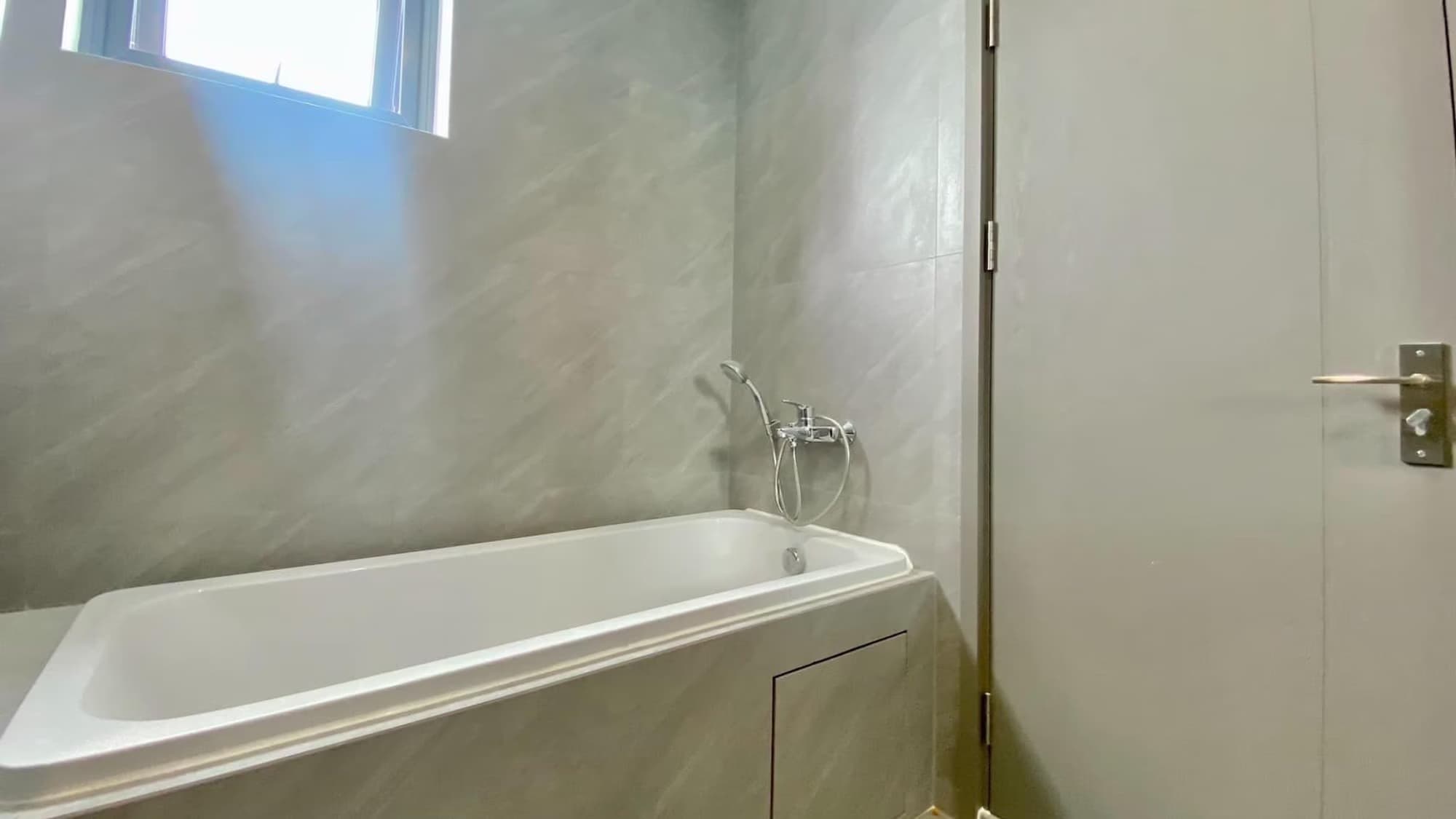 2 Bed Condo for Rent and Sale in Khlong Toei - Image 7