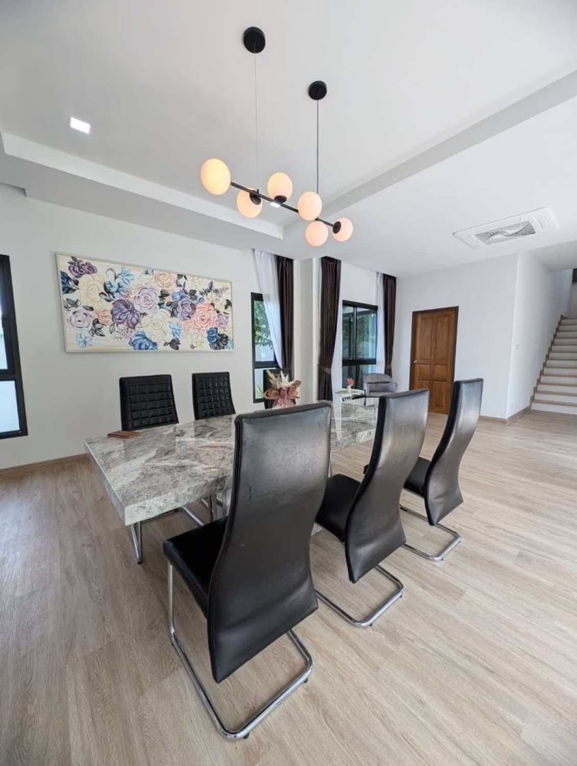 4 Bed House for Sale in Hang Dong District - Image 11