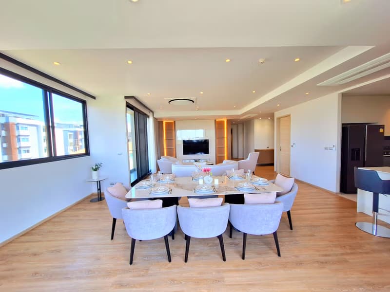 Condo for Rent at Bearing Residence  