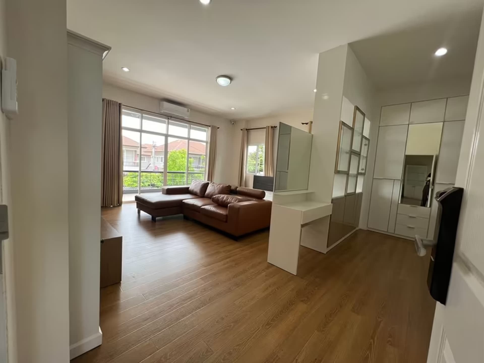 4 Bedroom House - Image 33