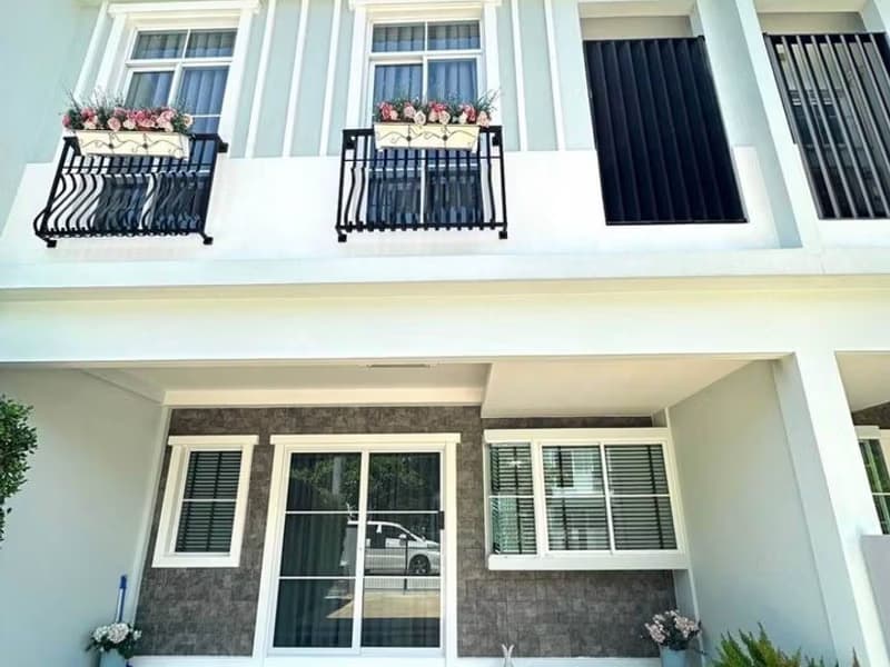 3 Bed Townhouse for Rent in Prawet