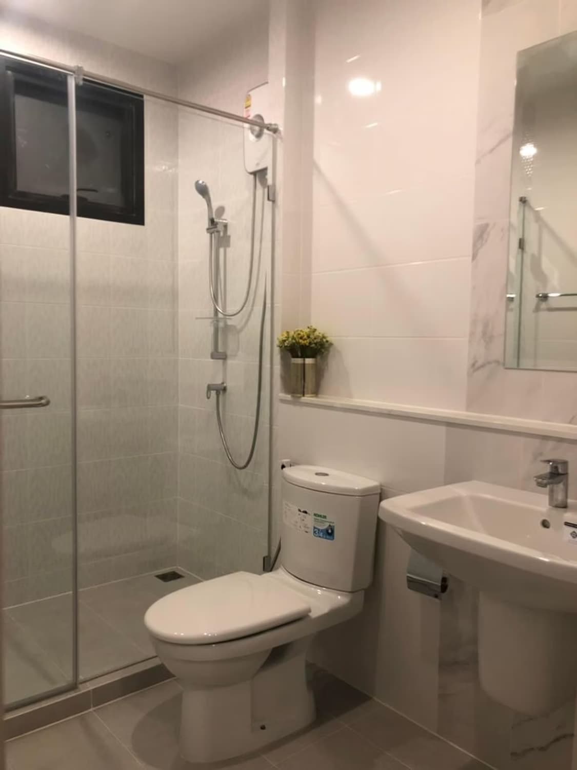 1 Bed Condo for Rent in Huai Khwang - Image 4
