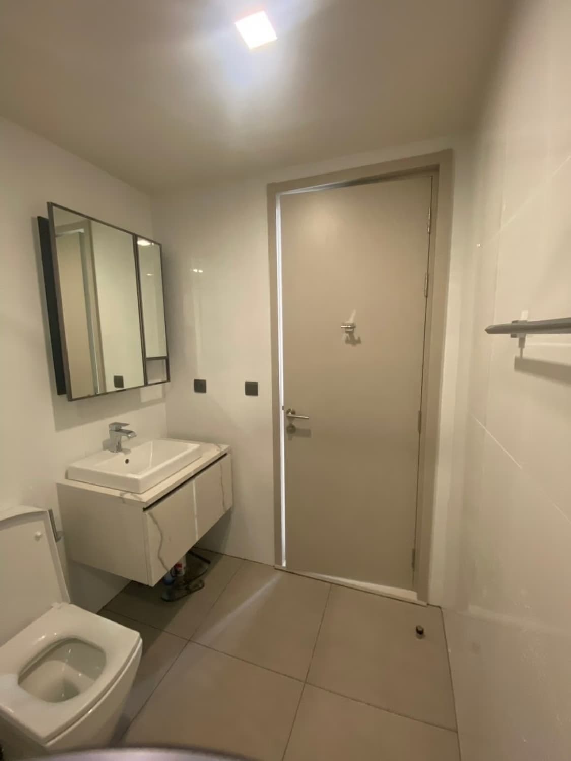 1 Bed Condo for Rent in Phra Khanong - Image 5