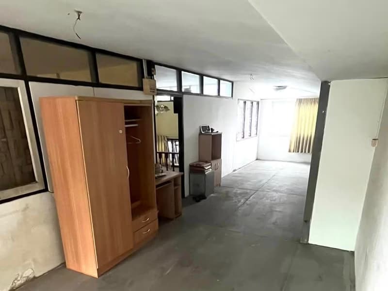 4 Bed House for Sale in Phra Nakhon