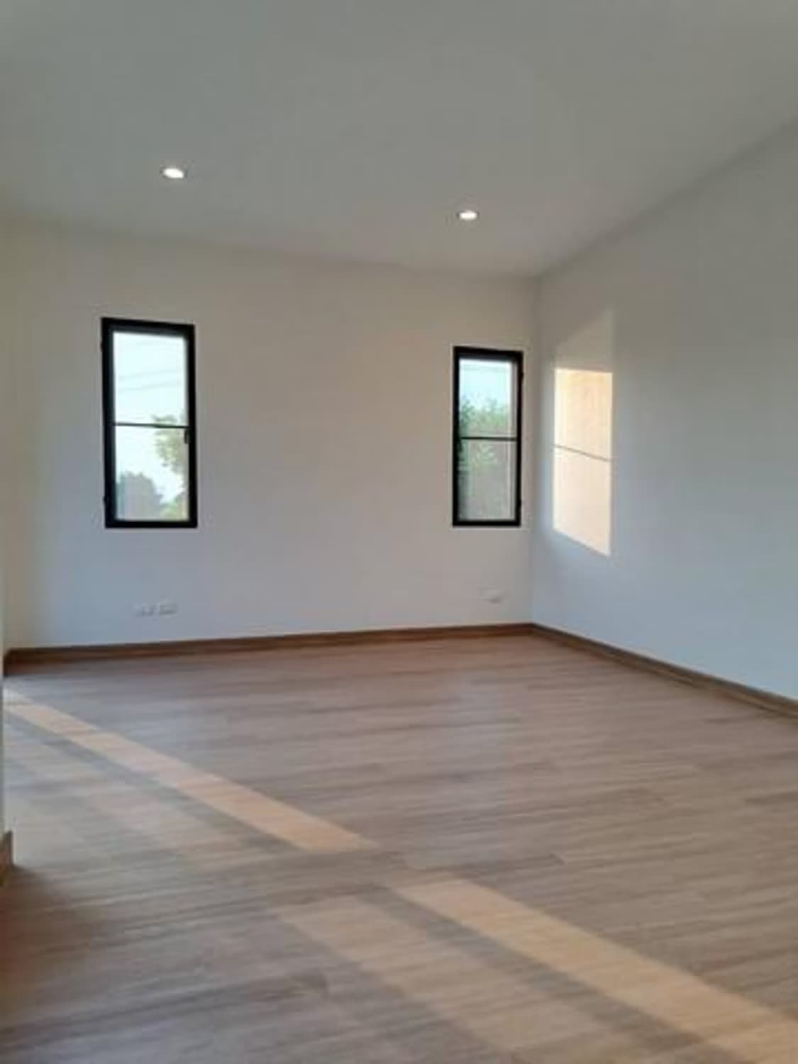 House for Sale in Lake View Park - Image 1