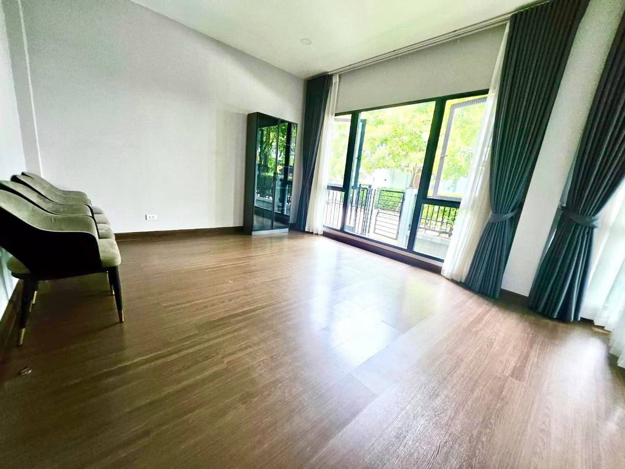 4 Bed House for Rent in Prawet - Image 7