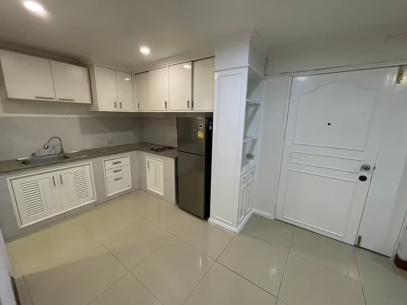 Condo for Rent at Fortune Condo Town 