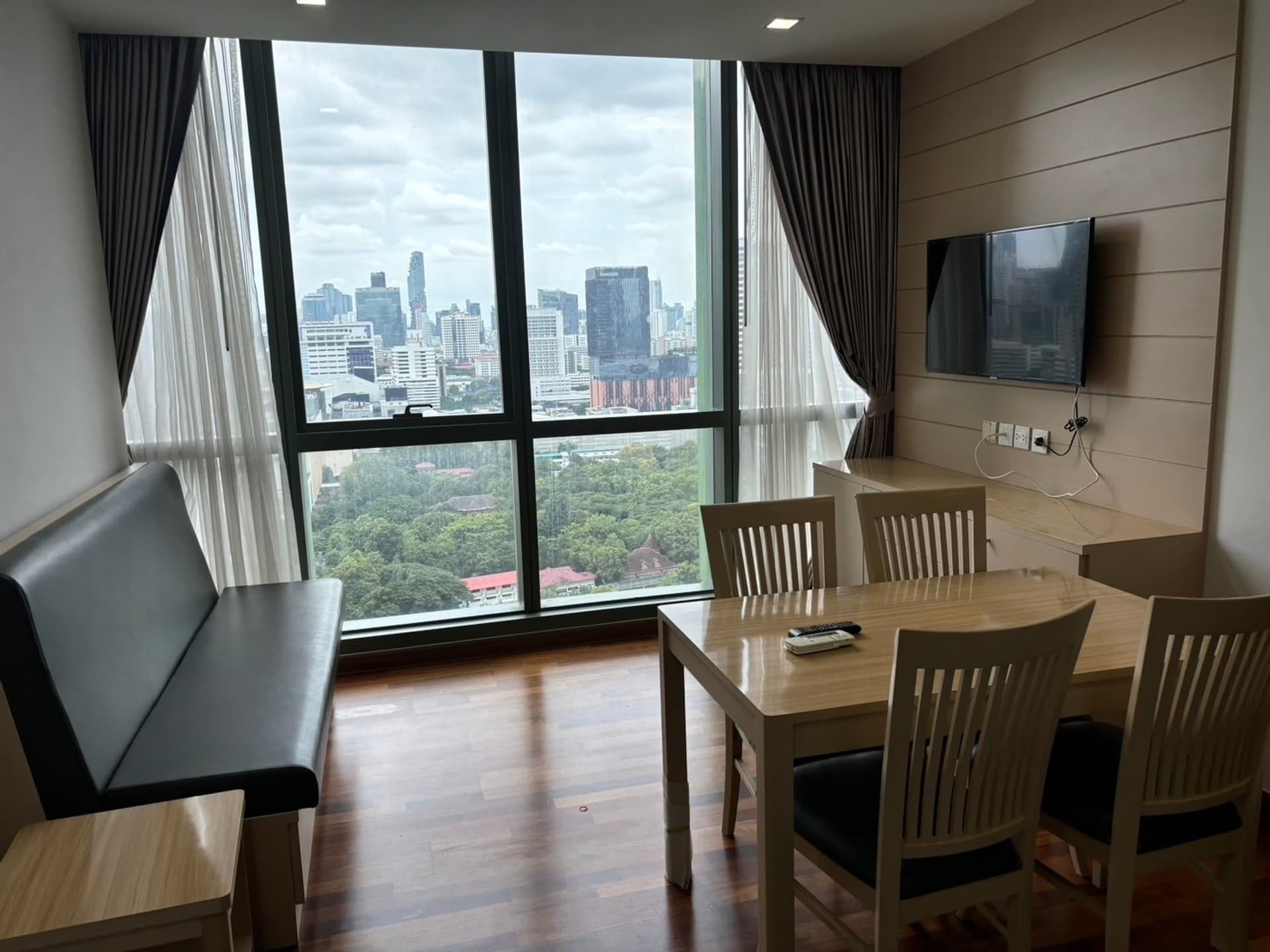 2 ห้องนอน คอนโด สำหรับ ขายและจำหน่าย ใน Ratchathewi - Image 1
