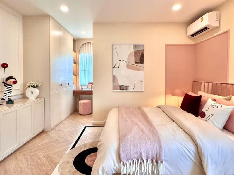 4 Bed House for Rent in Bang Phli