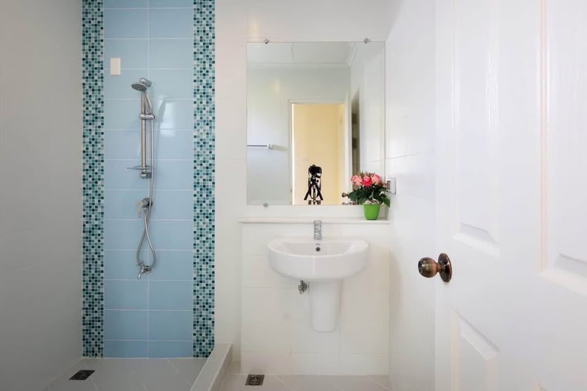 3 Bed House for Rent in San Sai - Image 8