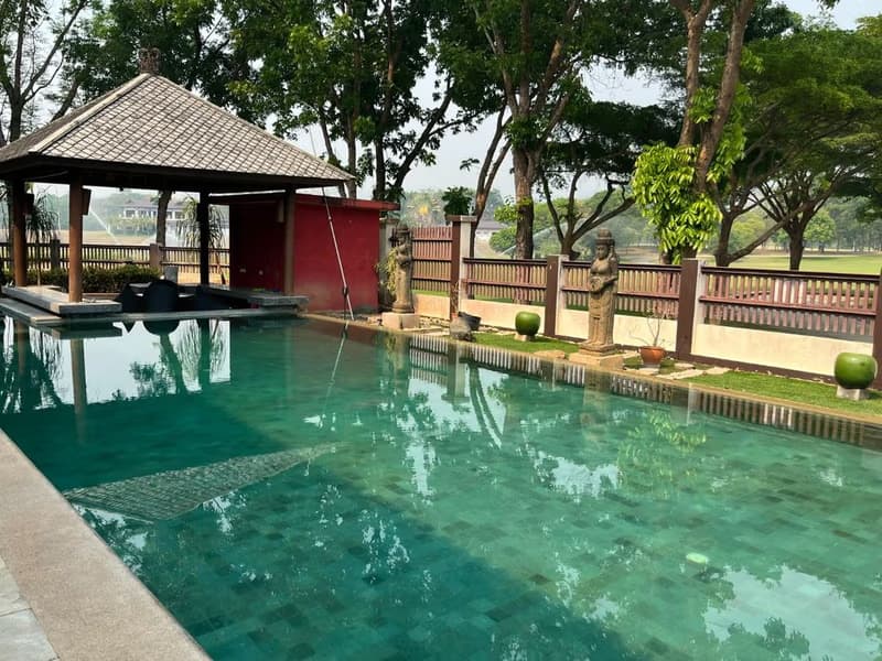 Owner finance available - Pool Villa For Sale At Highlands Golf Course