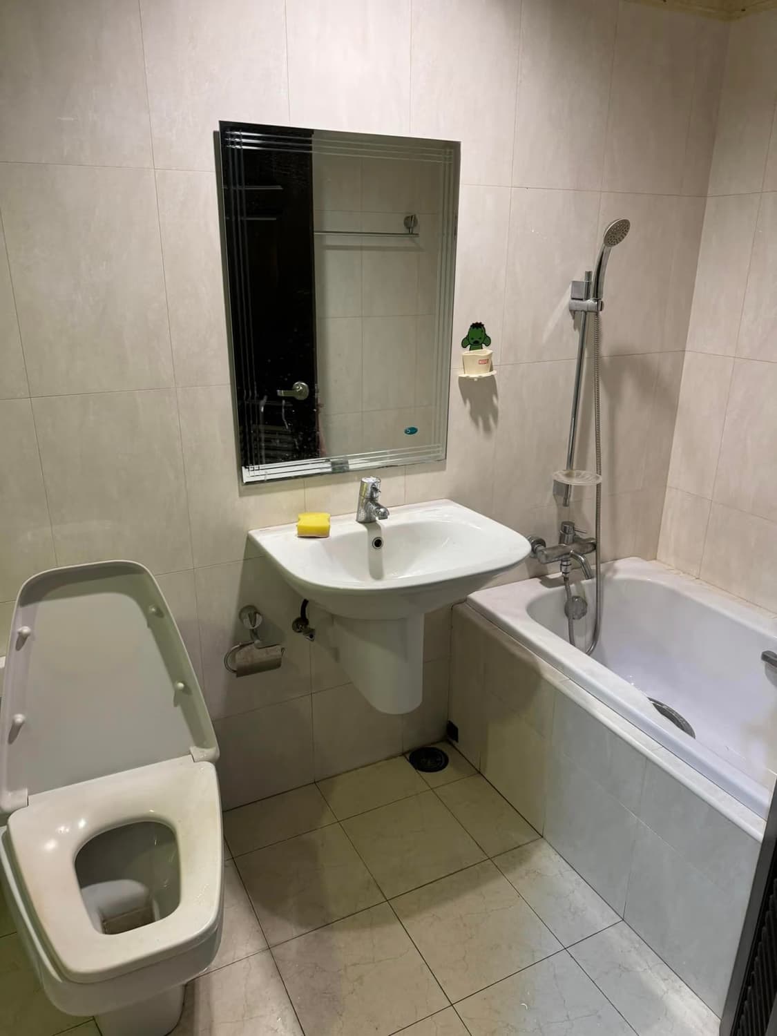 1 Bed Condo for Rent in Phaya Thai - Image 11