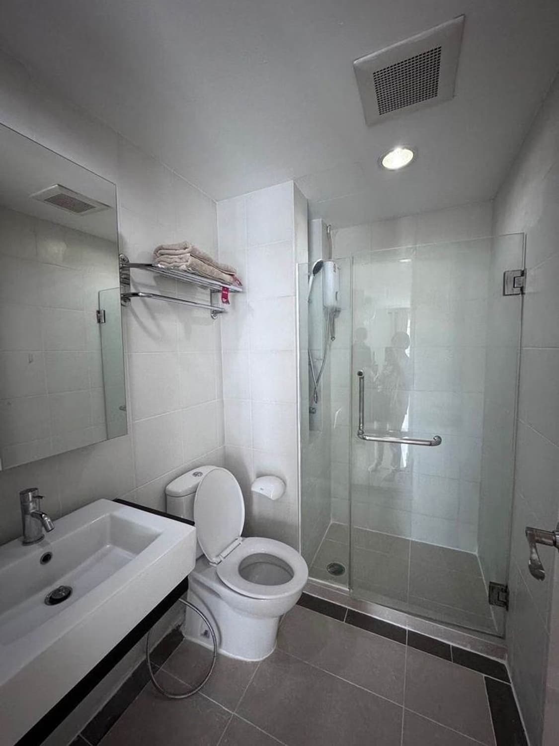 2 Bed Condo for Sale in Phaya Thai - Image 6