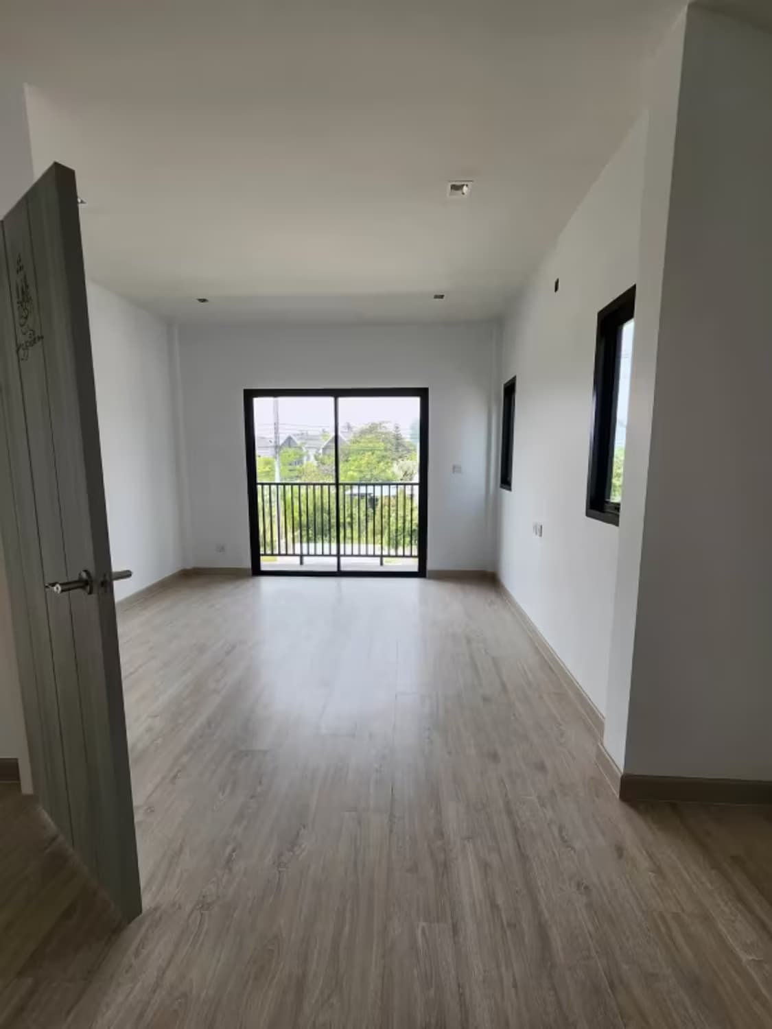 4 Bedroom House - Image 7