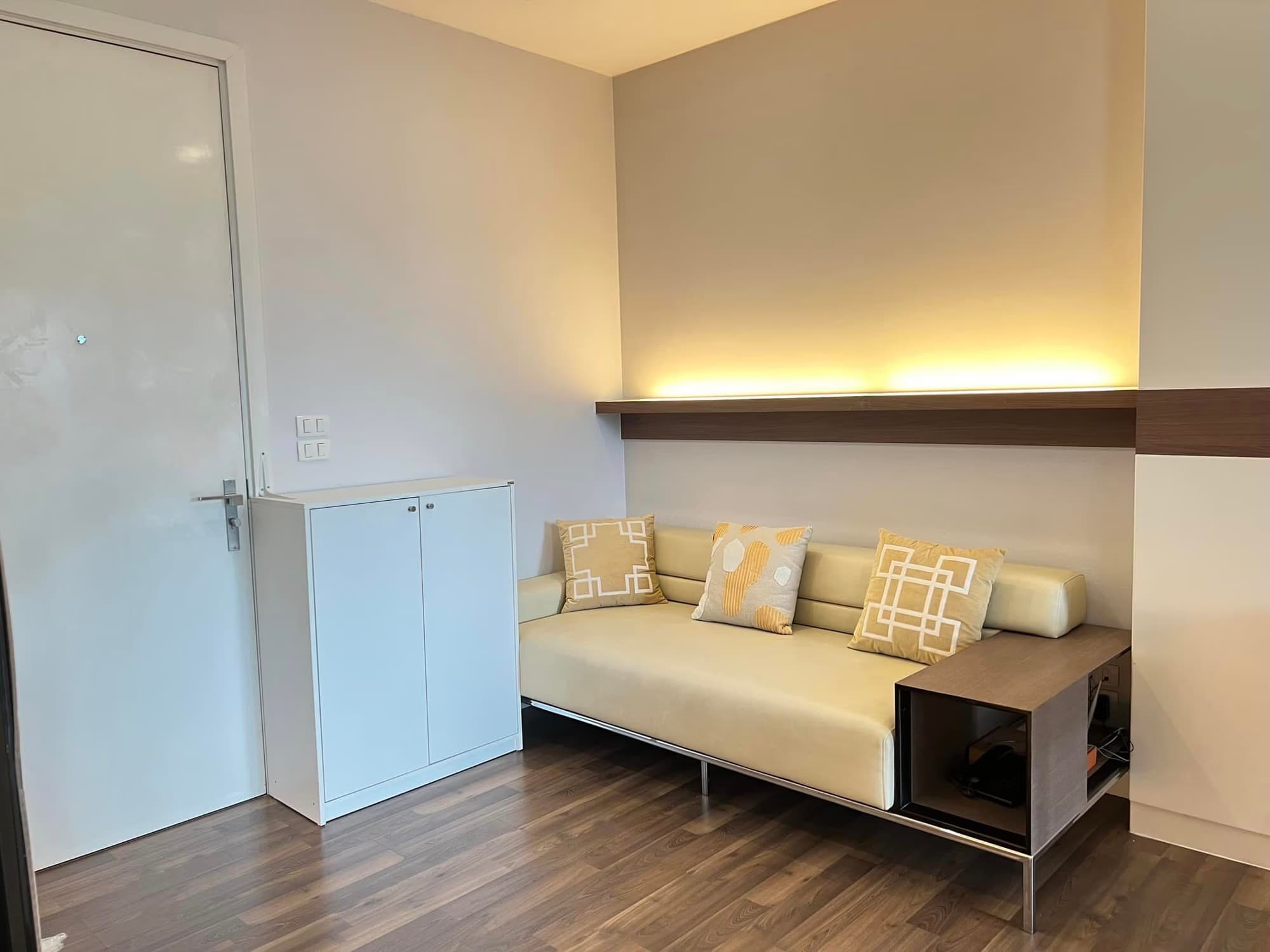 Condo for Rent at The Room Sukhumvit 62 - Image 5