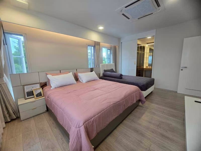 4 Bed House for Rent in Bang Phli