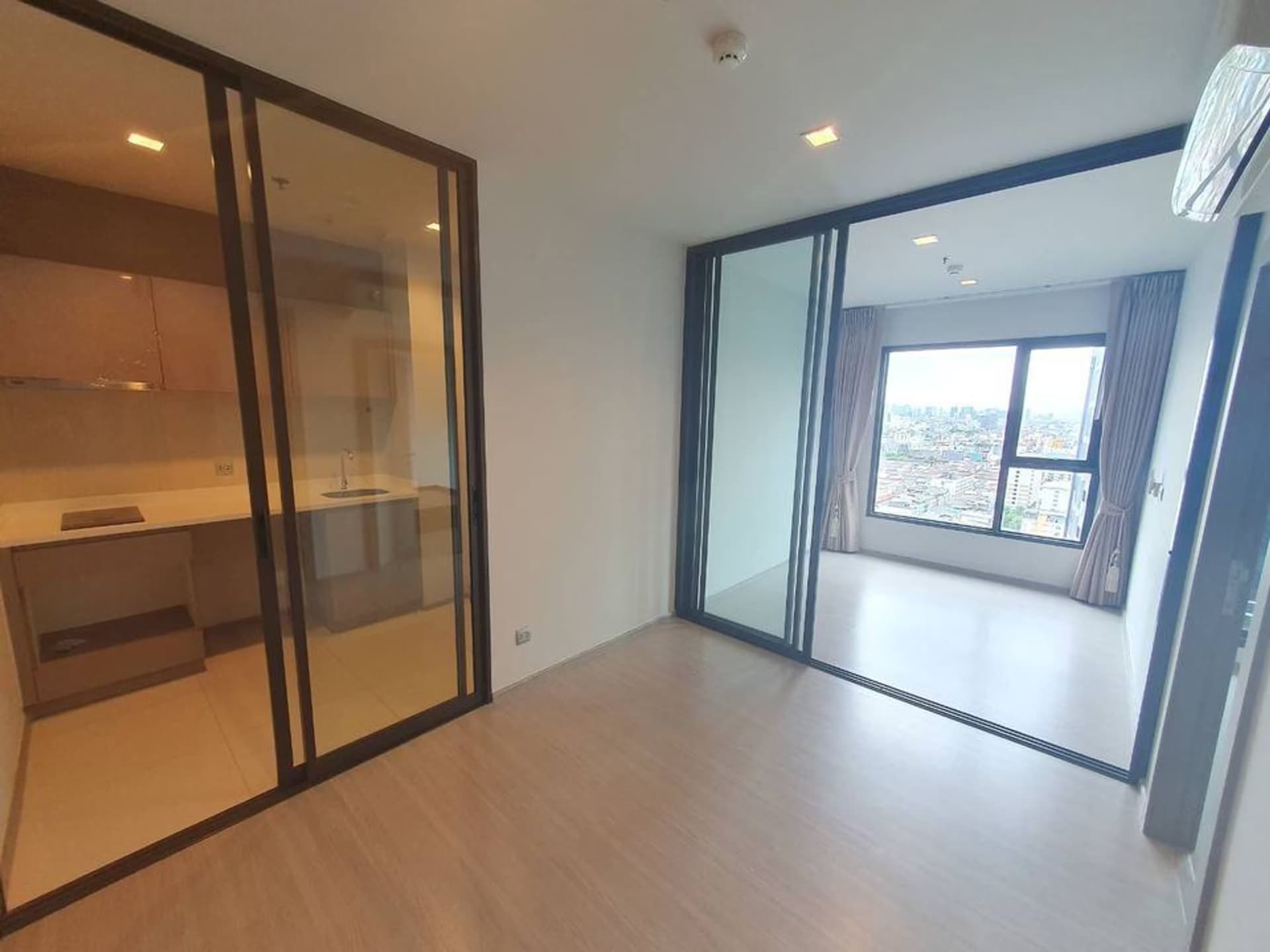 1 Bed Condo for Sale  Near Phra Ram 9 MRT - Image 2