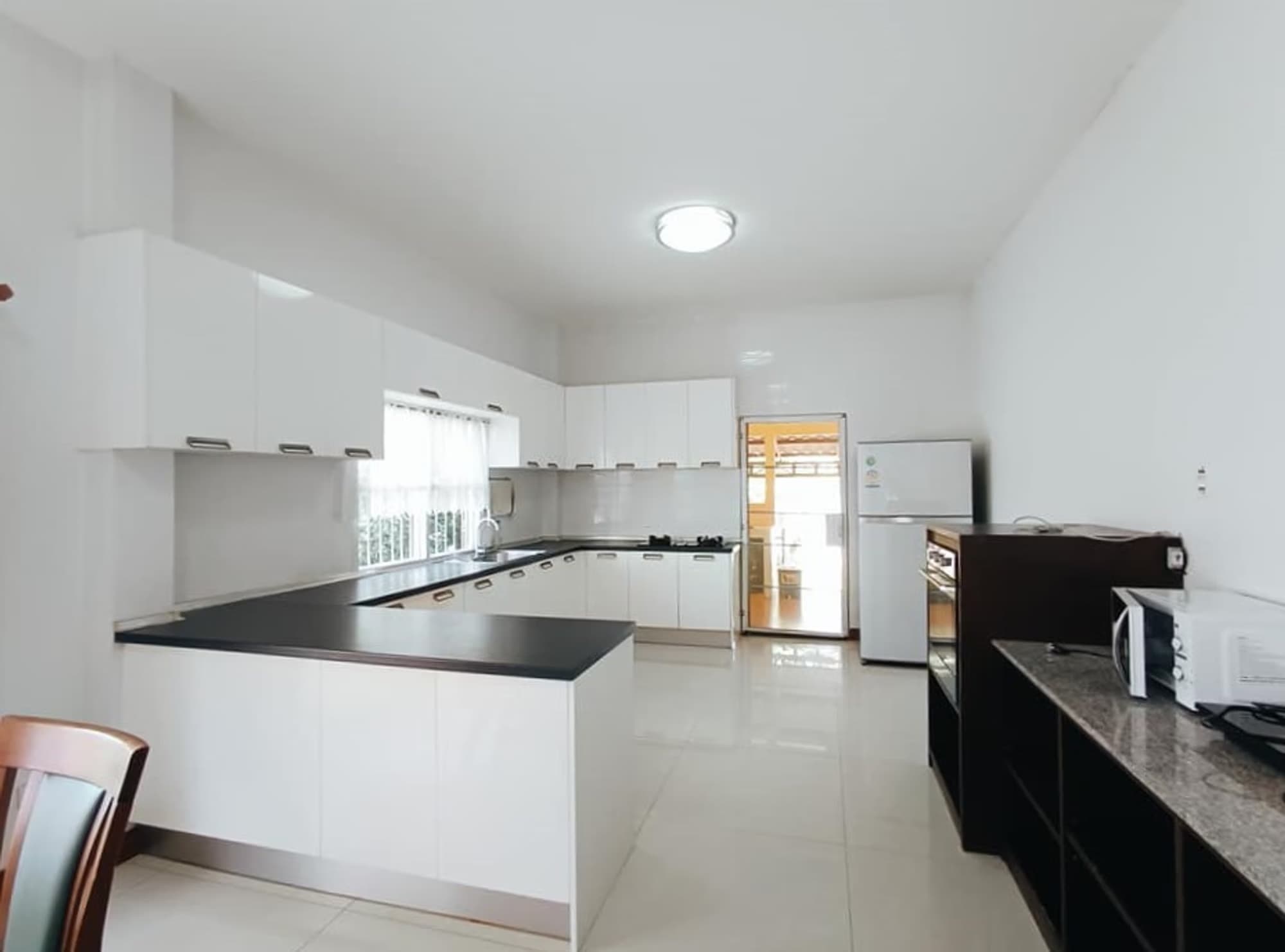 4 Bed House for Rent in Mueang Chiang Mai - Image 4