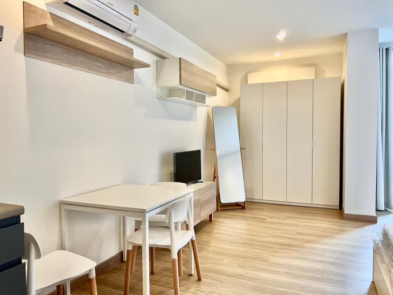Studio for Rent/Sale at The Unique @Koomueang