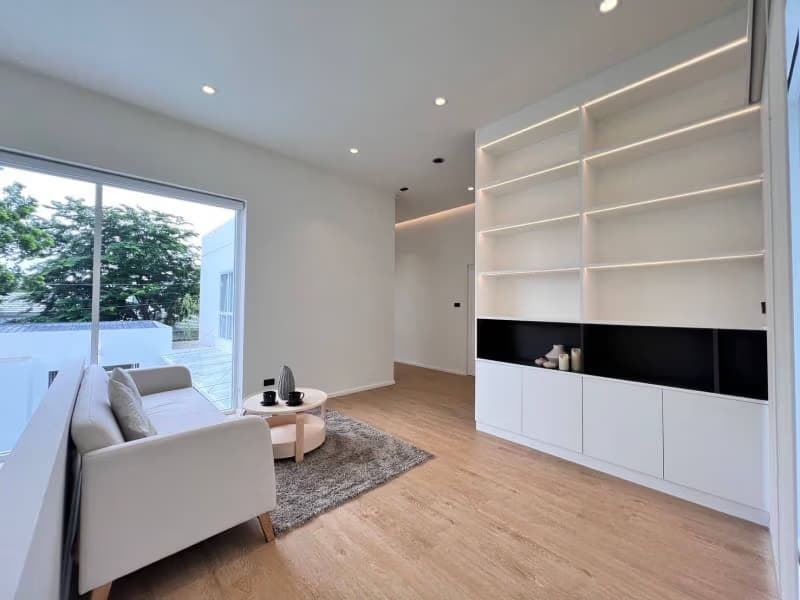 4 Bed House for Rent and Sale in Hang Dong