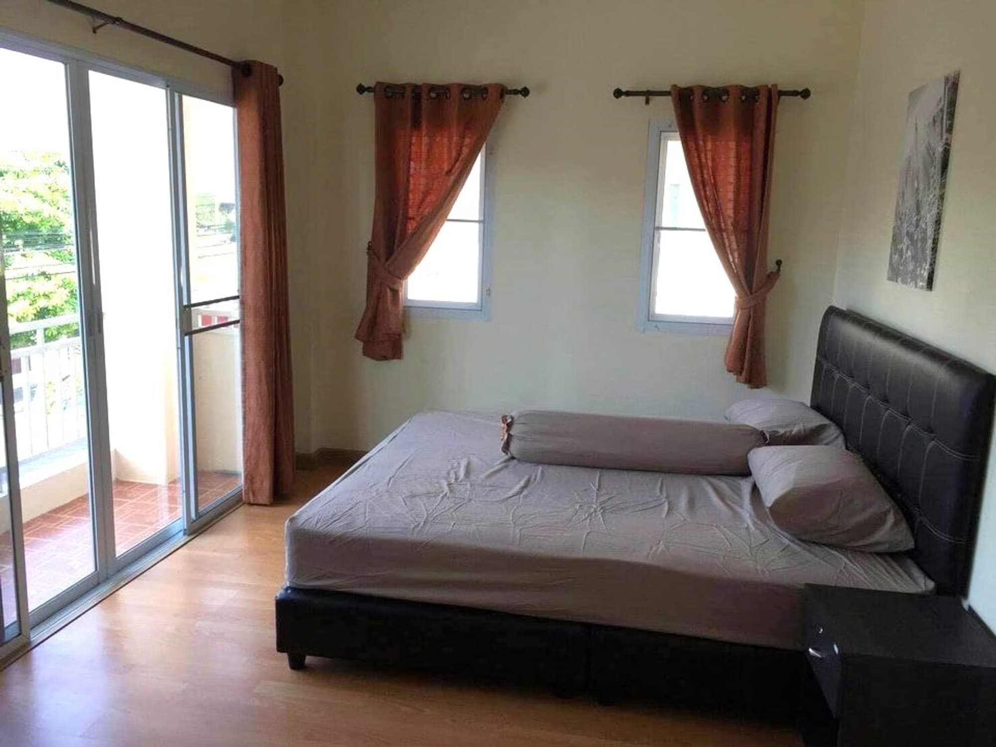 3 Bed House for Rent in Saraphi - Image 5