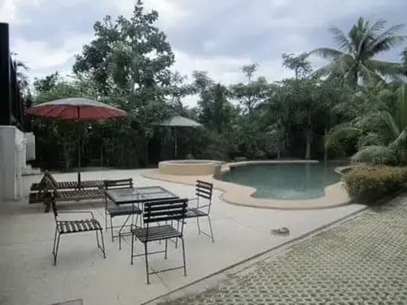 7 Bedroom House