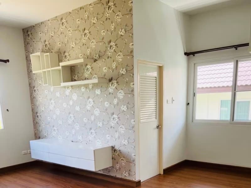 4 Bedroom House for Sale in Hang Dong
