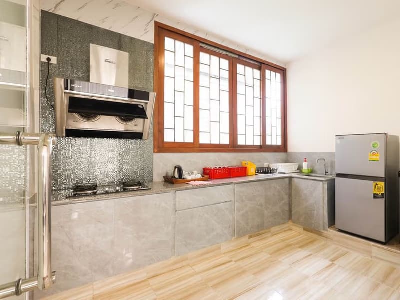 7 Bed House for Rent in San Sai