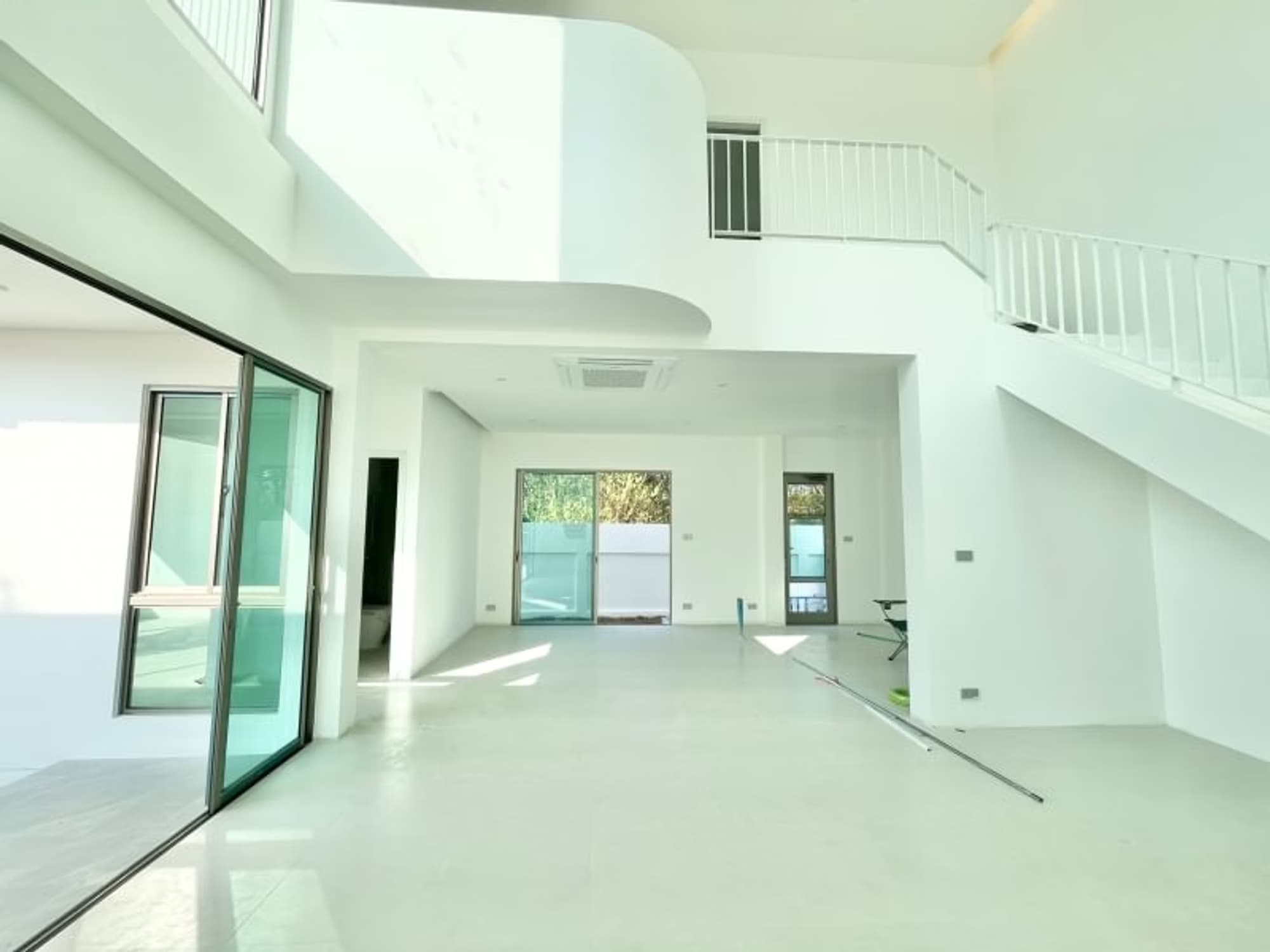  - Image 9