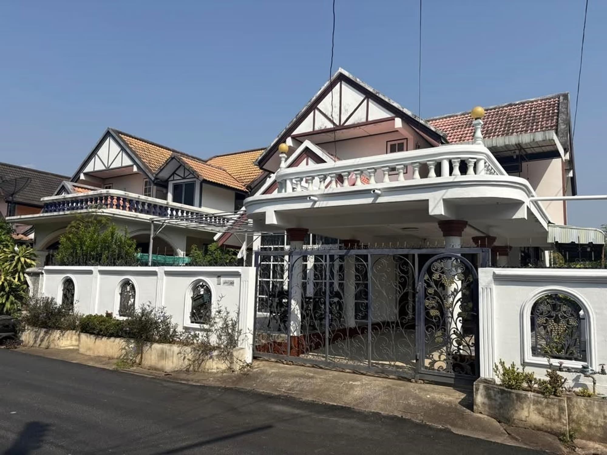 3 ห้องนอน บ้าน สำหรับ จำหน่าย ใน Mueang Chiang Mai District - Image 1