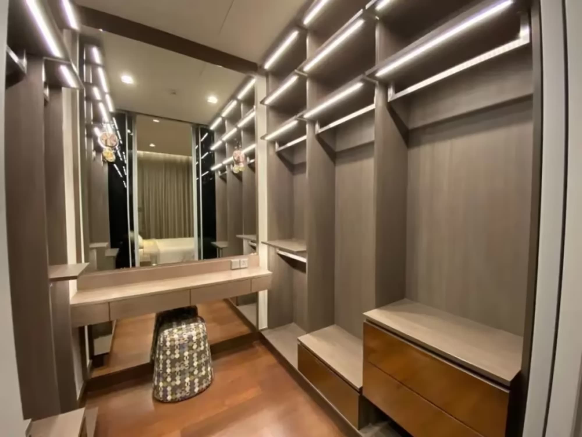 Q1 Sukhumvit Condo by Q House - Image 18