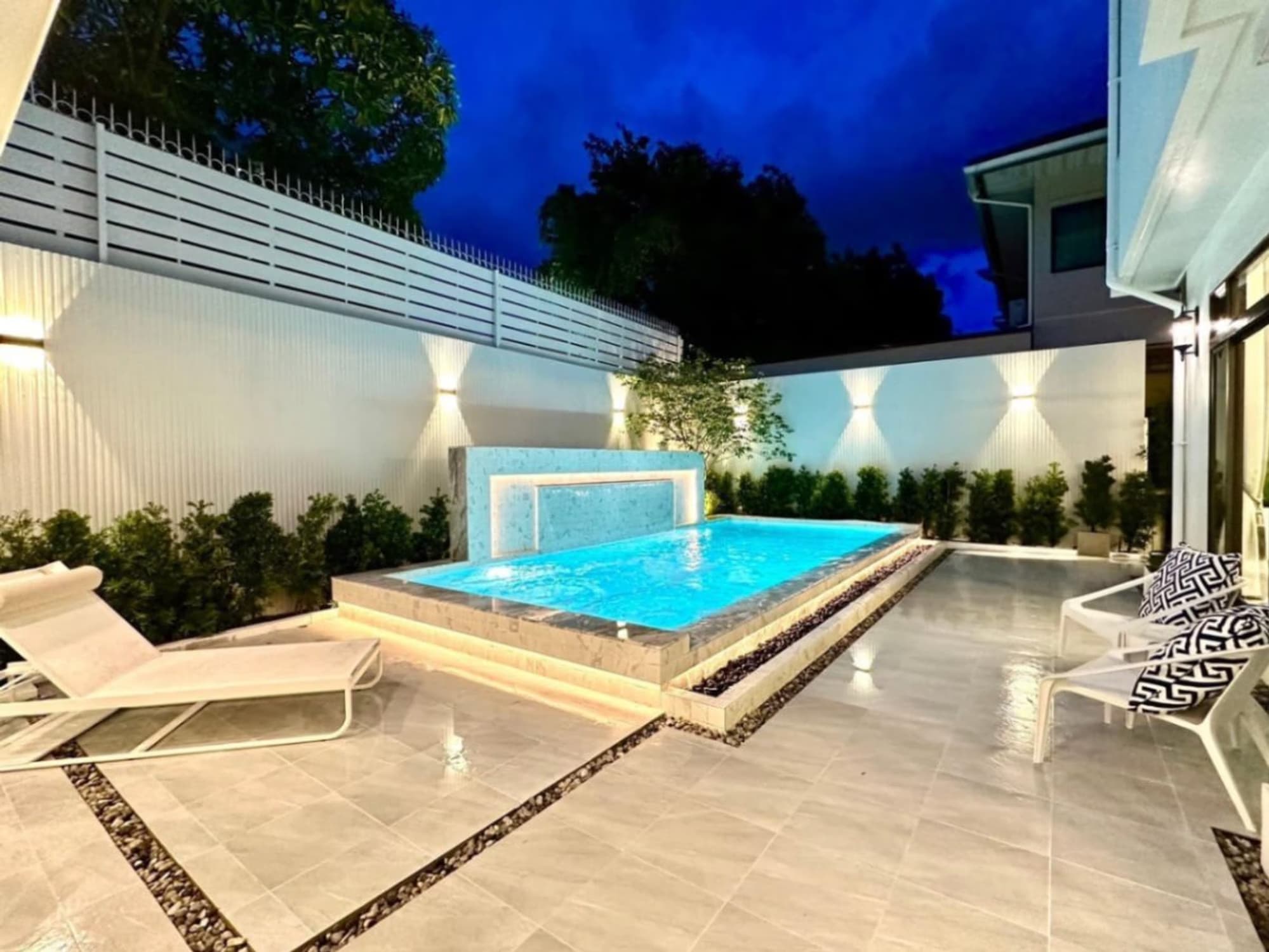 5 Bed House for Rent in Bang Phli, Samut Prakan - Image 3