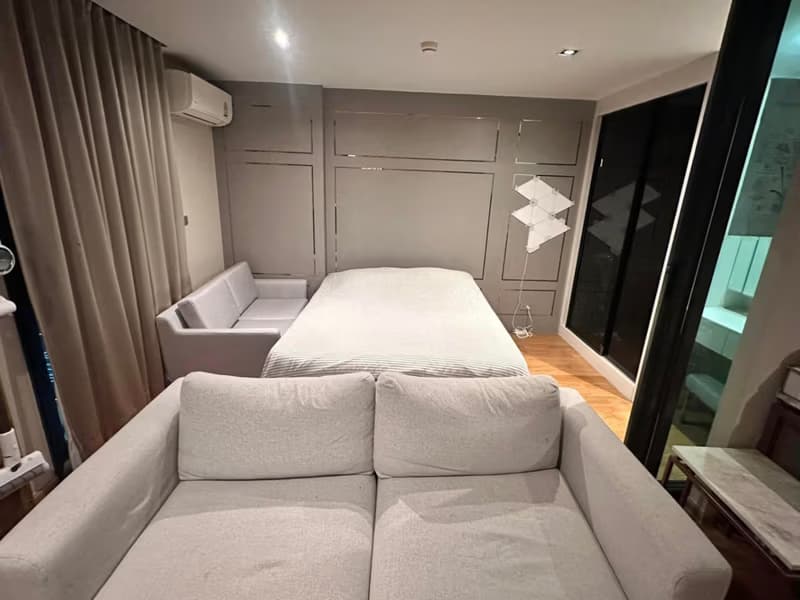 1 Bed Condo for Rent in Bang Rak