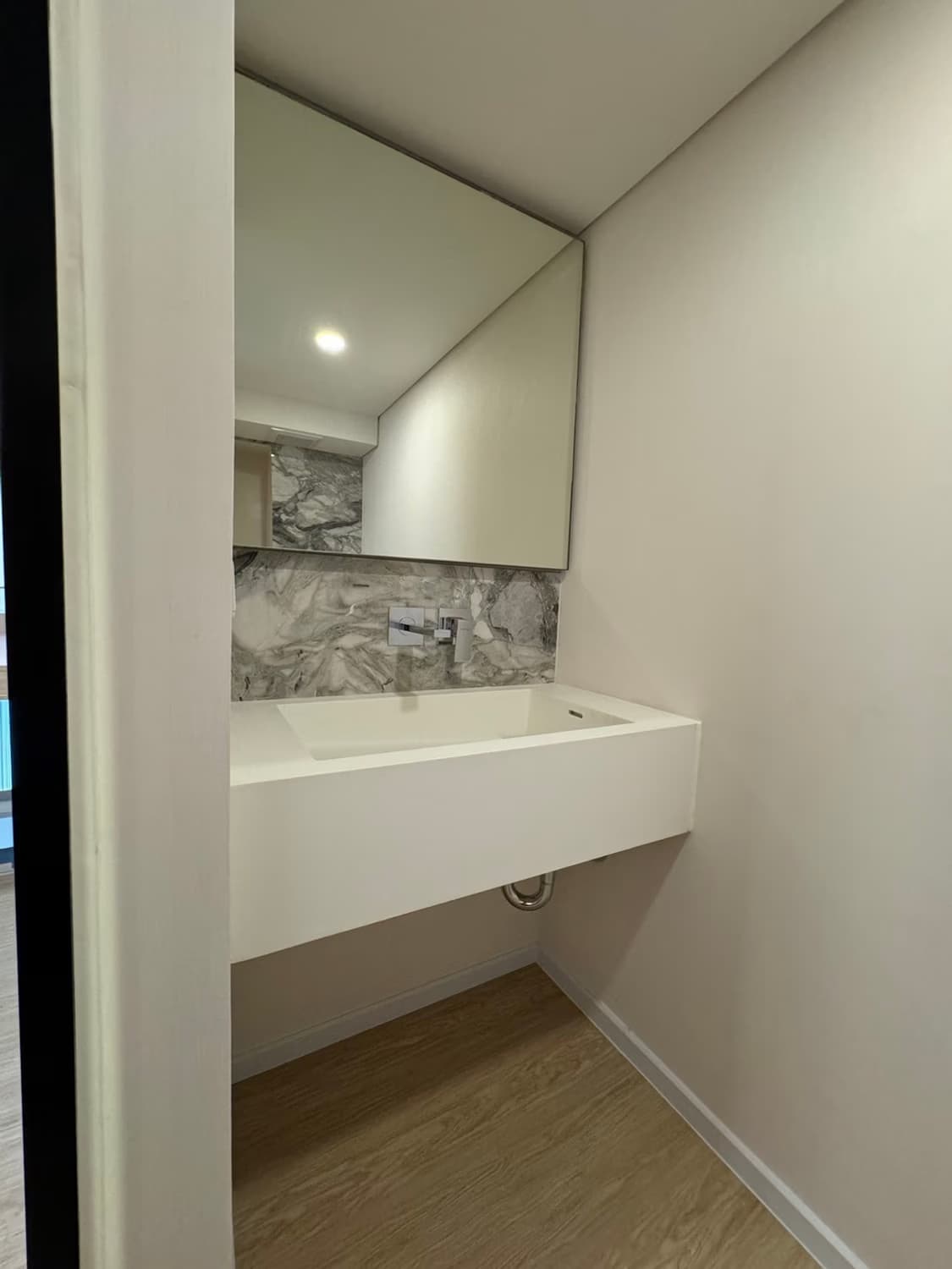 1 Bed Condo for Rent in Huai Khwang - Image 16