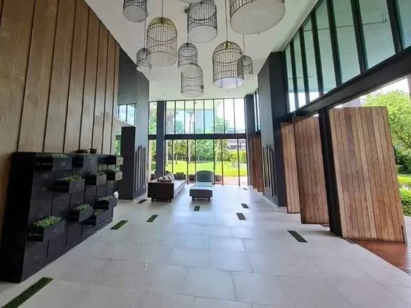 1 Bedroom Condo