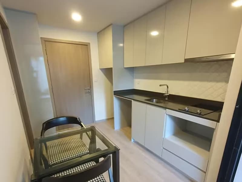 1 Bedroom Condo