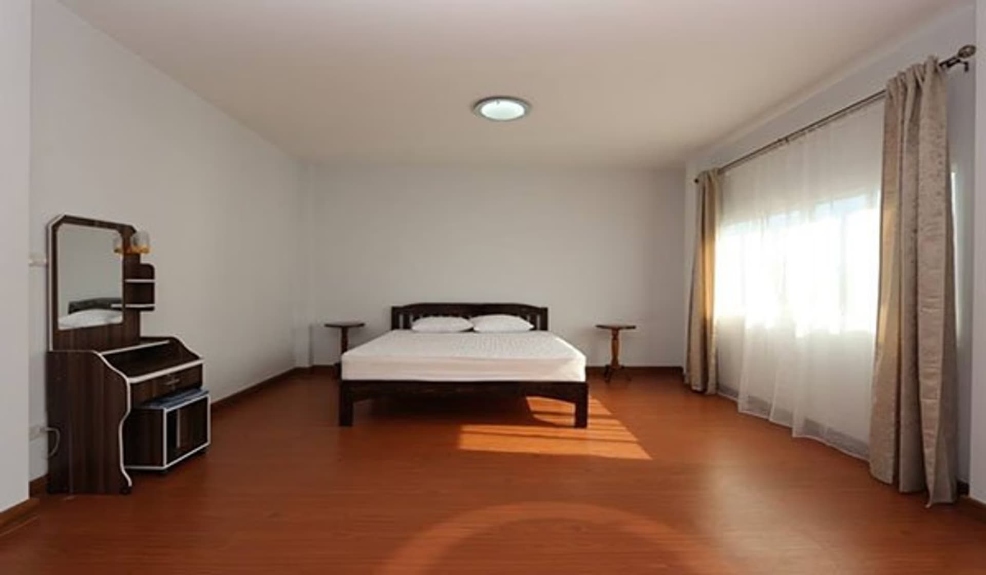 4 Bed House for Rent and Sale in San Kamphaeng - Image 6