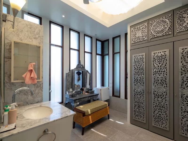 6 Bed House for Sale in Hang Dong District