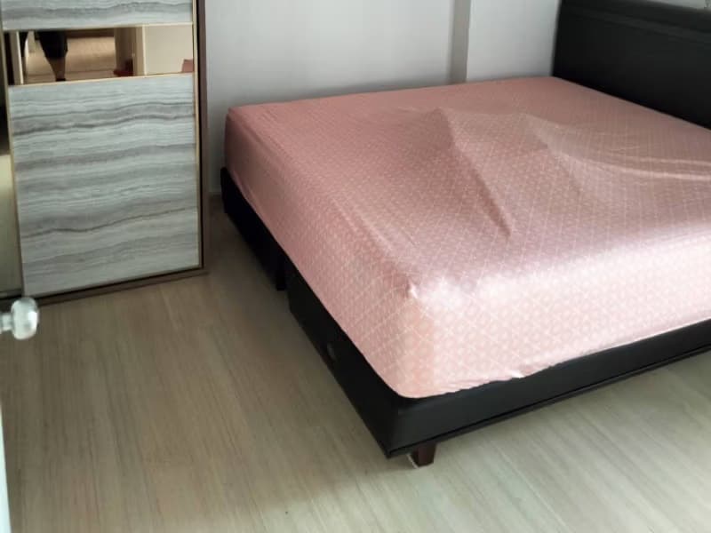 2 Bed Condo for Sale in Thon Buri