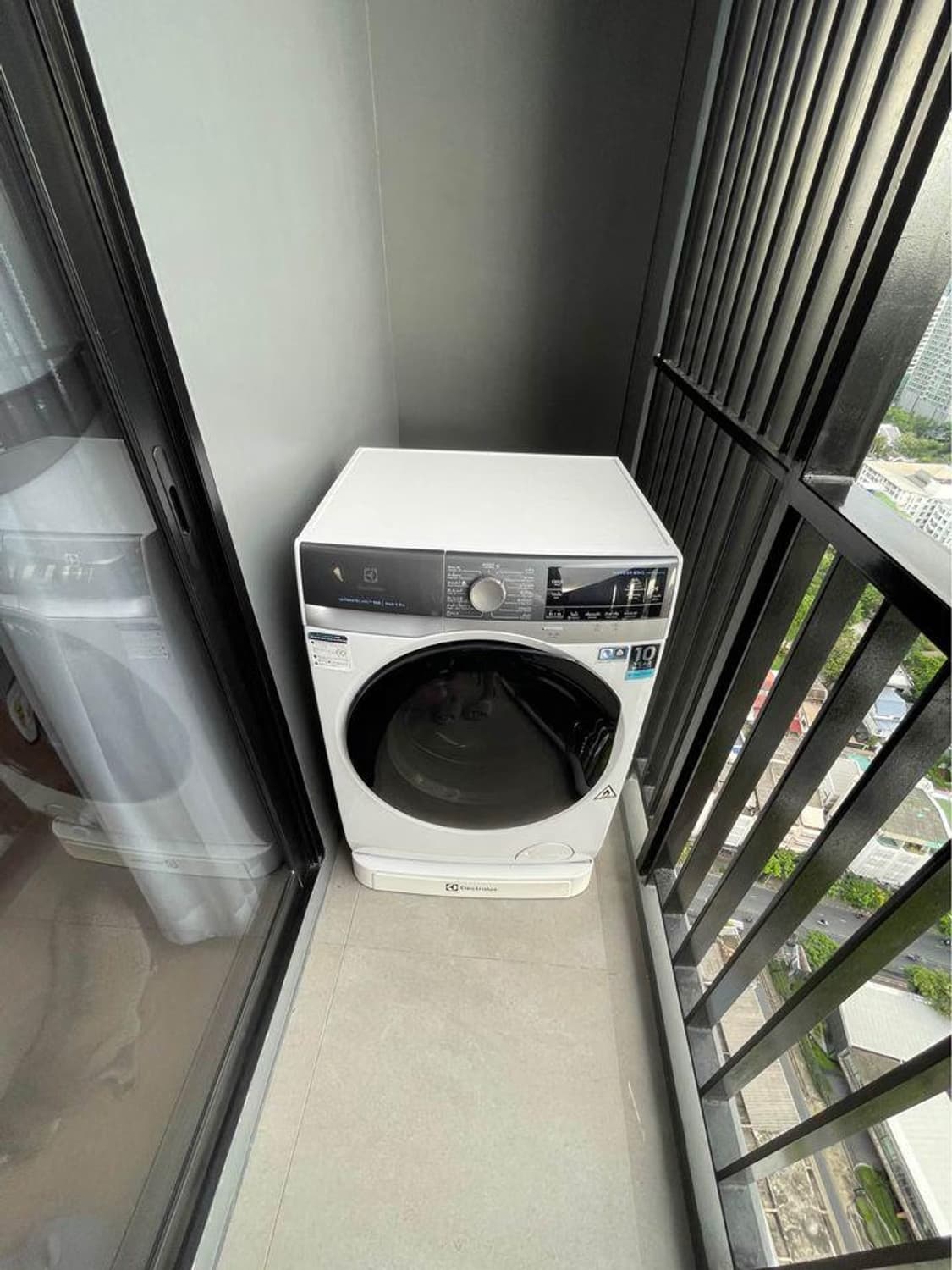 1 Bedroom Condo at MARU Ekkamai 2 - Image 9