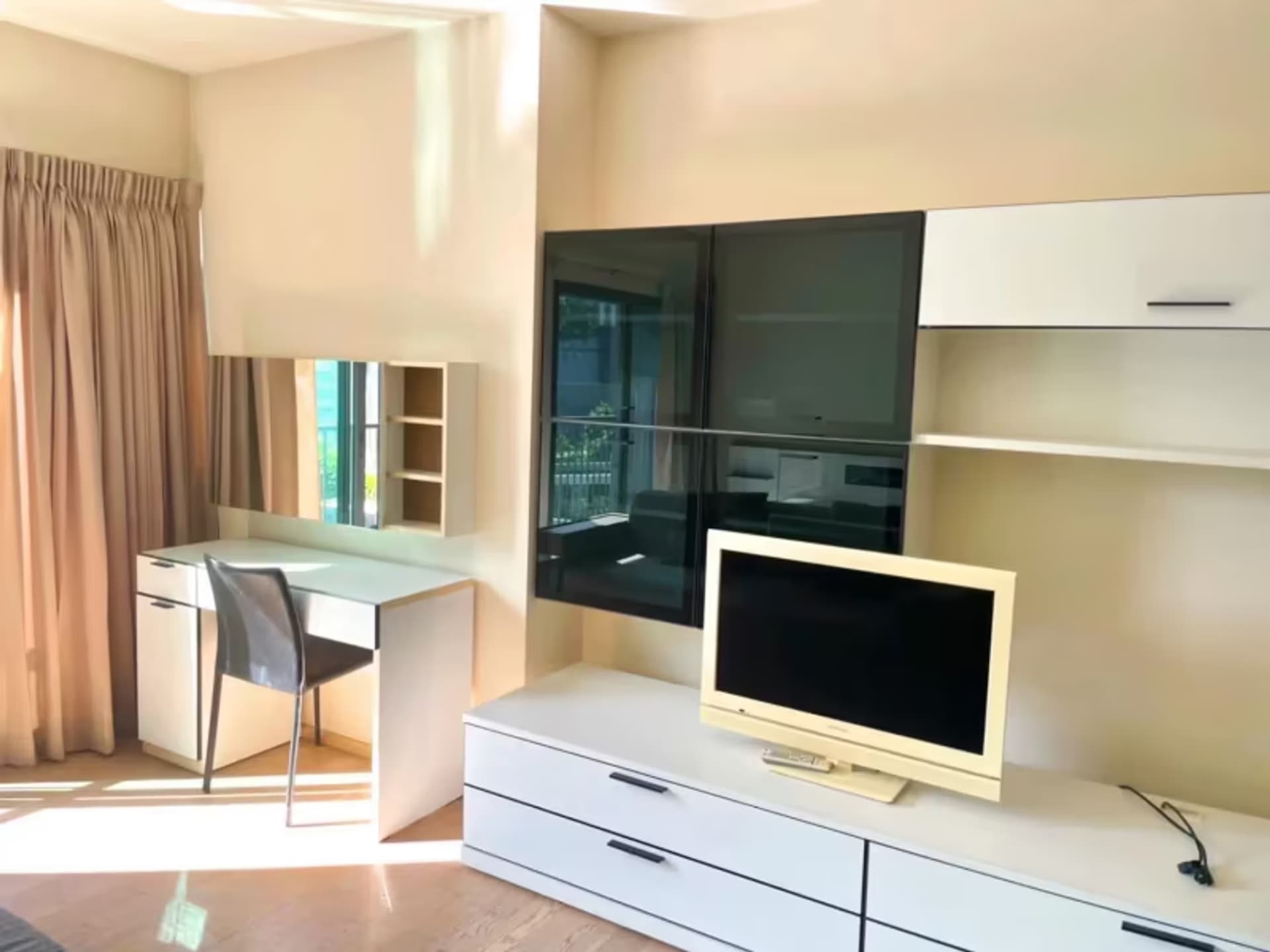 Studio for Sale/Rent in Khlong Toei - Image 2
